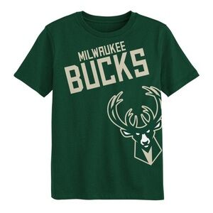 NWT Milwaukee Bucks T-Shirt